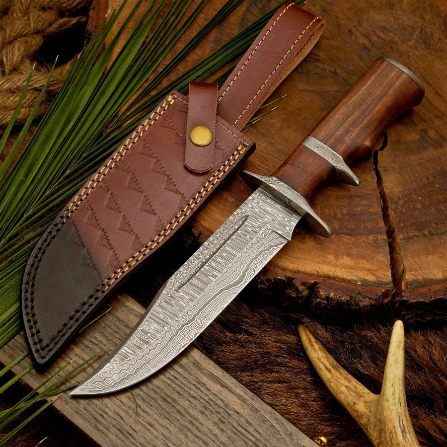 The Highlander – Damascus Bowie Knife with Rosewood Handle