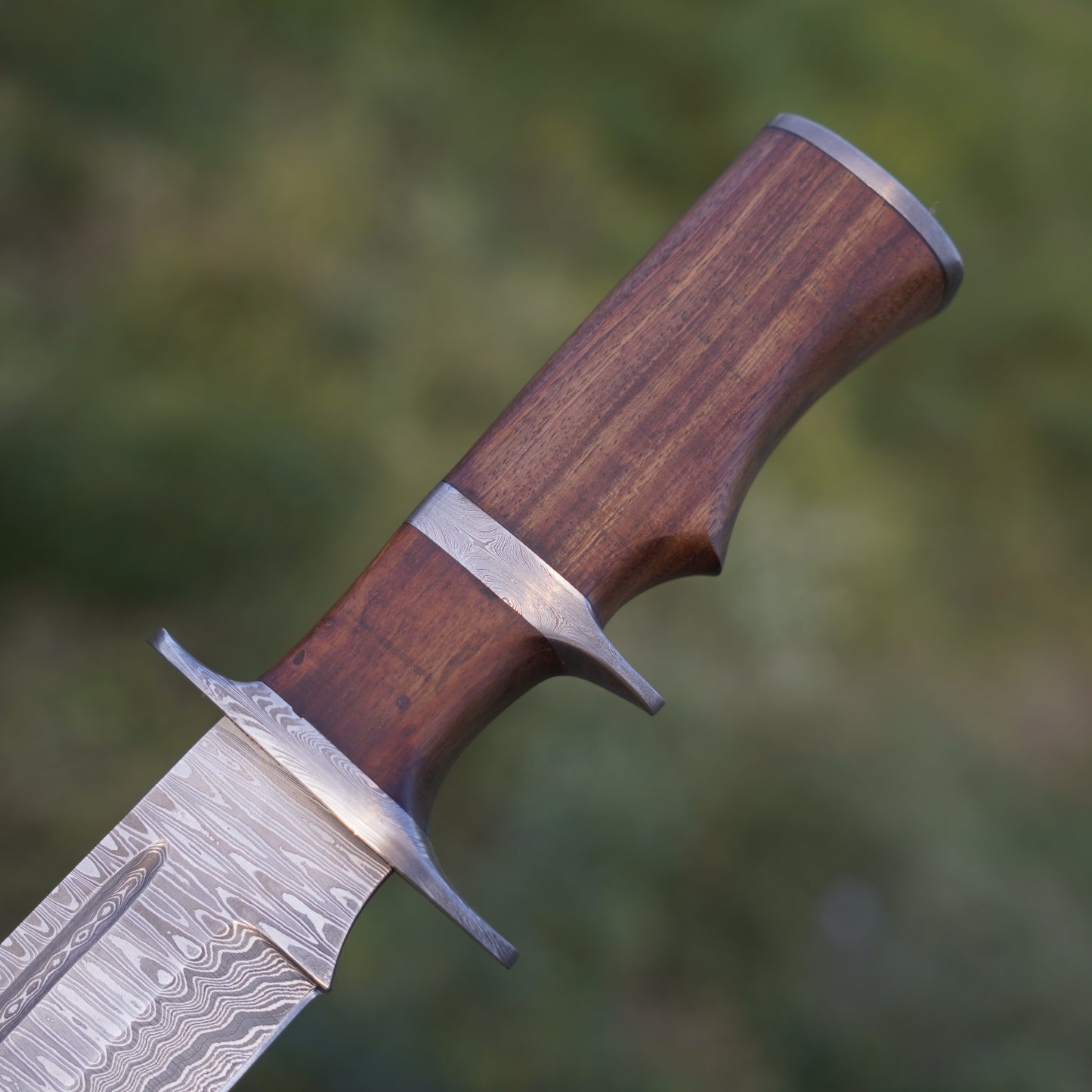 The Highlander: Hand-Forged Damascus Steel Bowie with Rosewood Handle - Wildland Blades