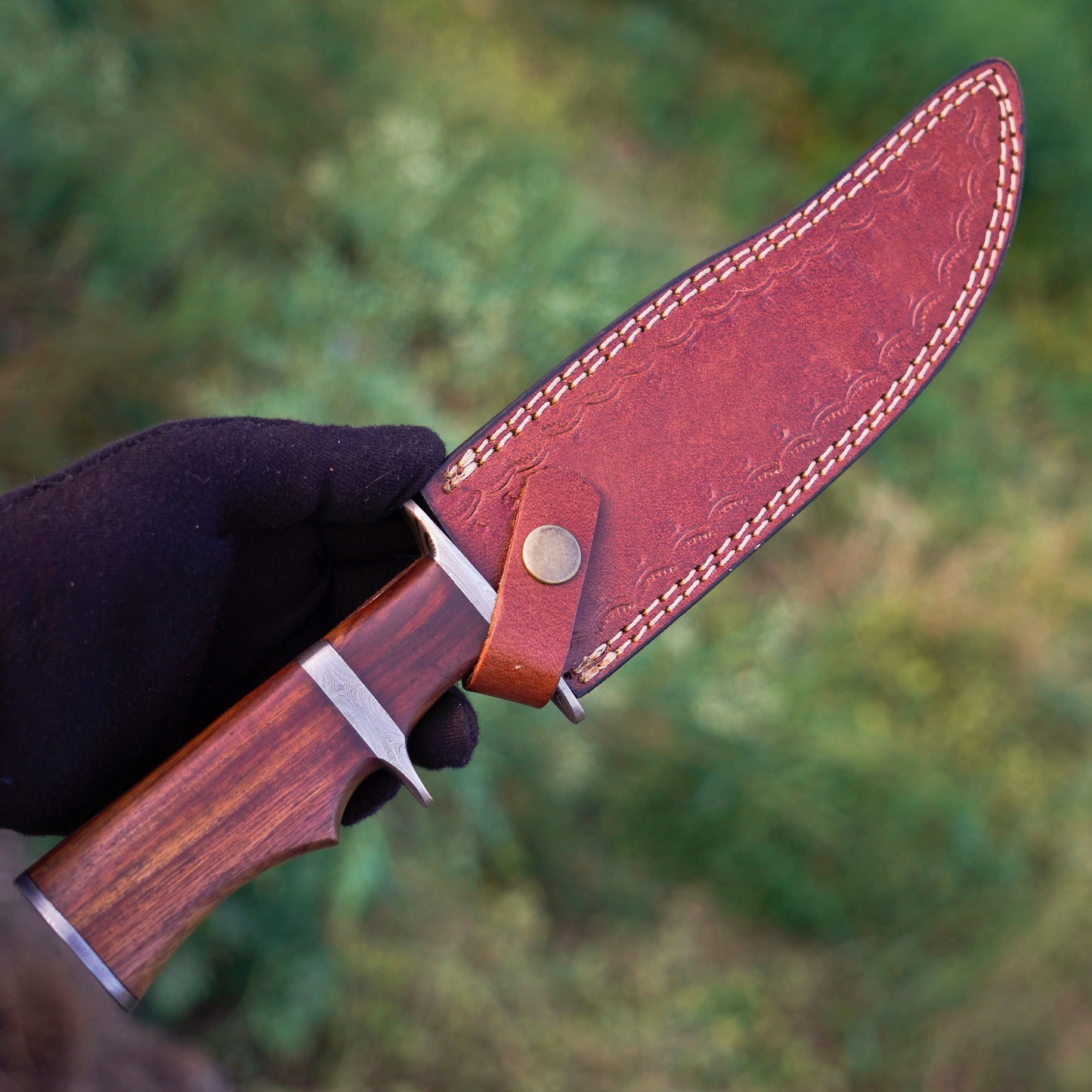 The Highlander: Hand-Forged Damascus Steel Bowie with Rosewood Handle - Wildland Blades