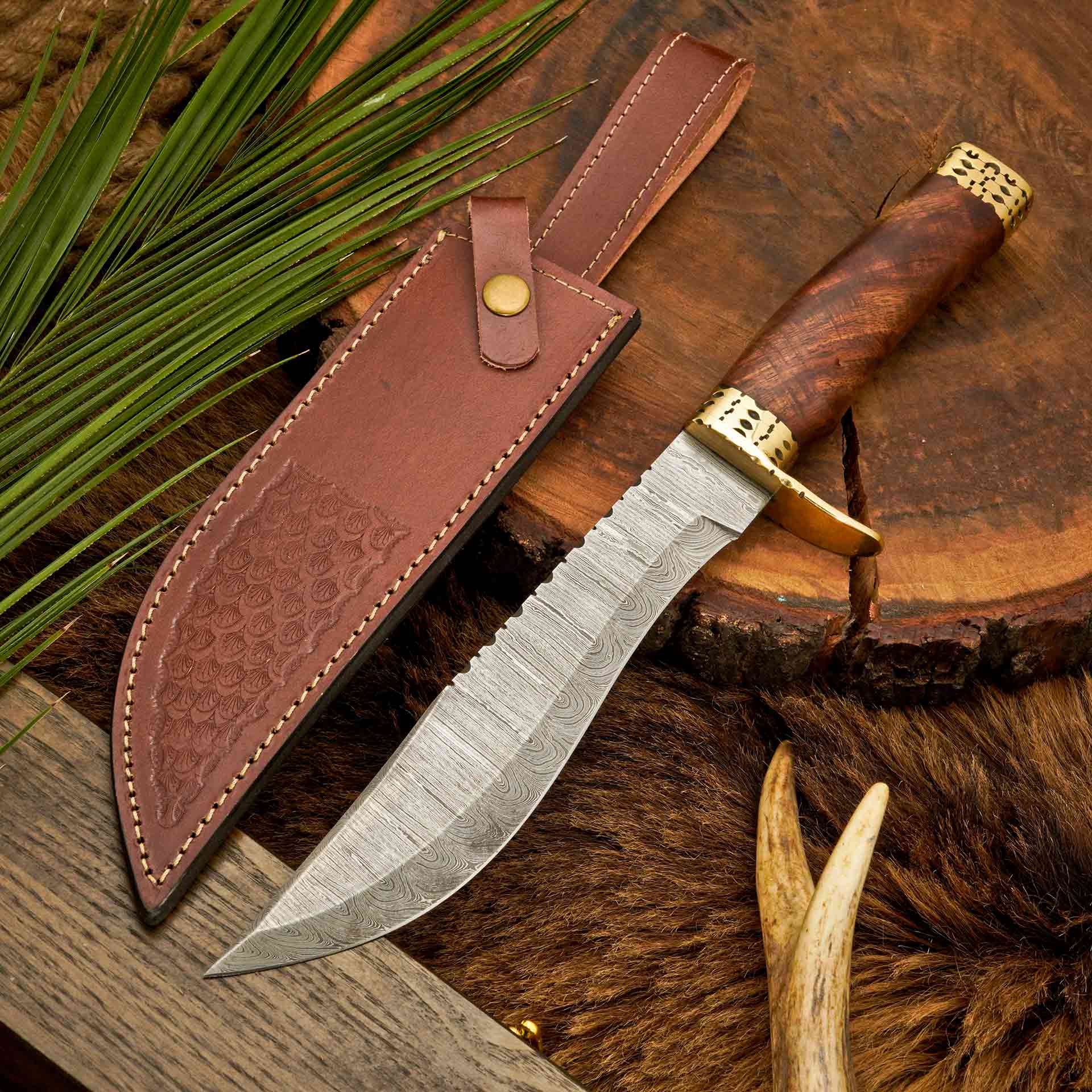 The Viper's Fang | Damascus Steel Rosewood Handle Knife