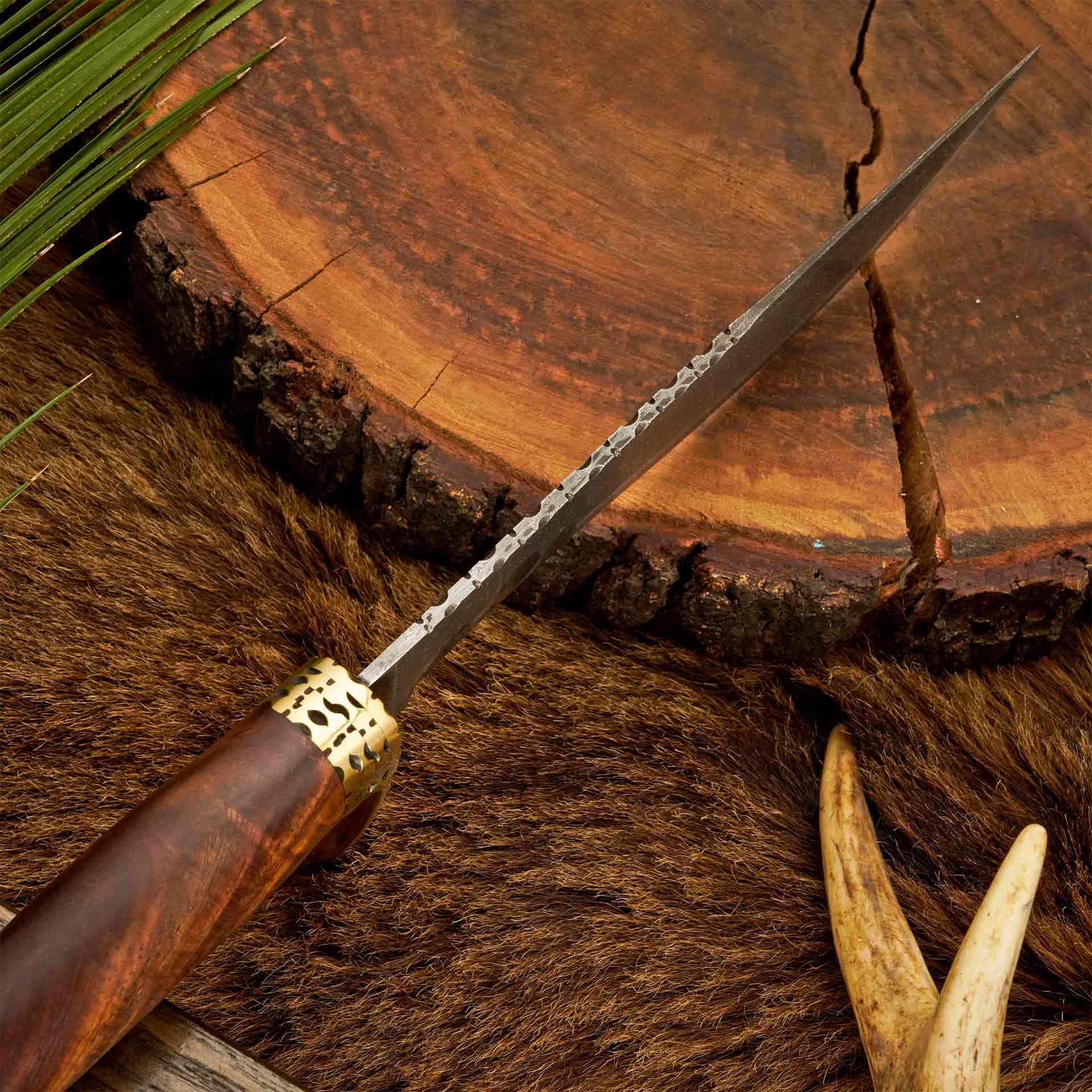 The Viper's Fang | Damascus Steel Rosewood Handle Knife