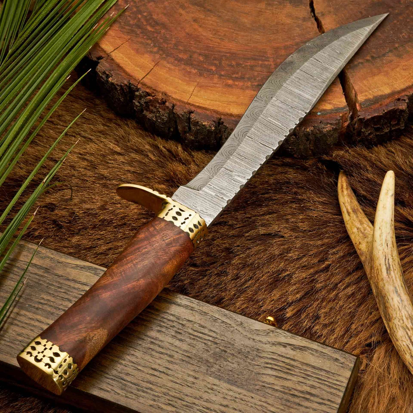 The Viper's Fang | Damascus Steel Rosewood Handle Knife
