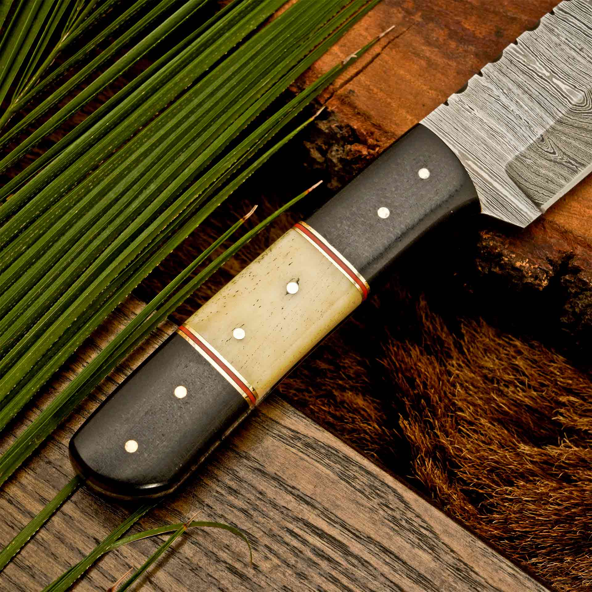 Desert Mirage – Damascus Utility Knife for Outdoor Use