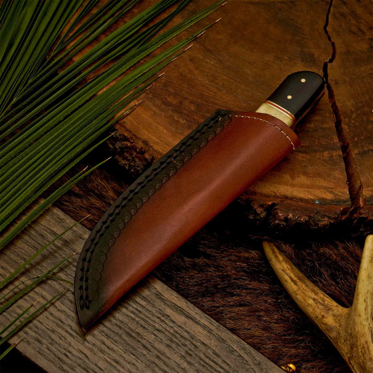 Desert Mirage – Damascus Utility Knife for Outdoor Use