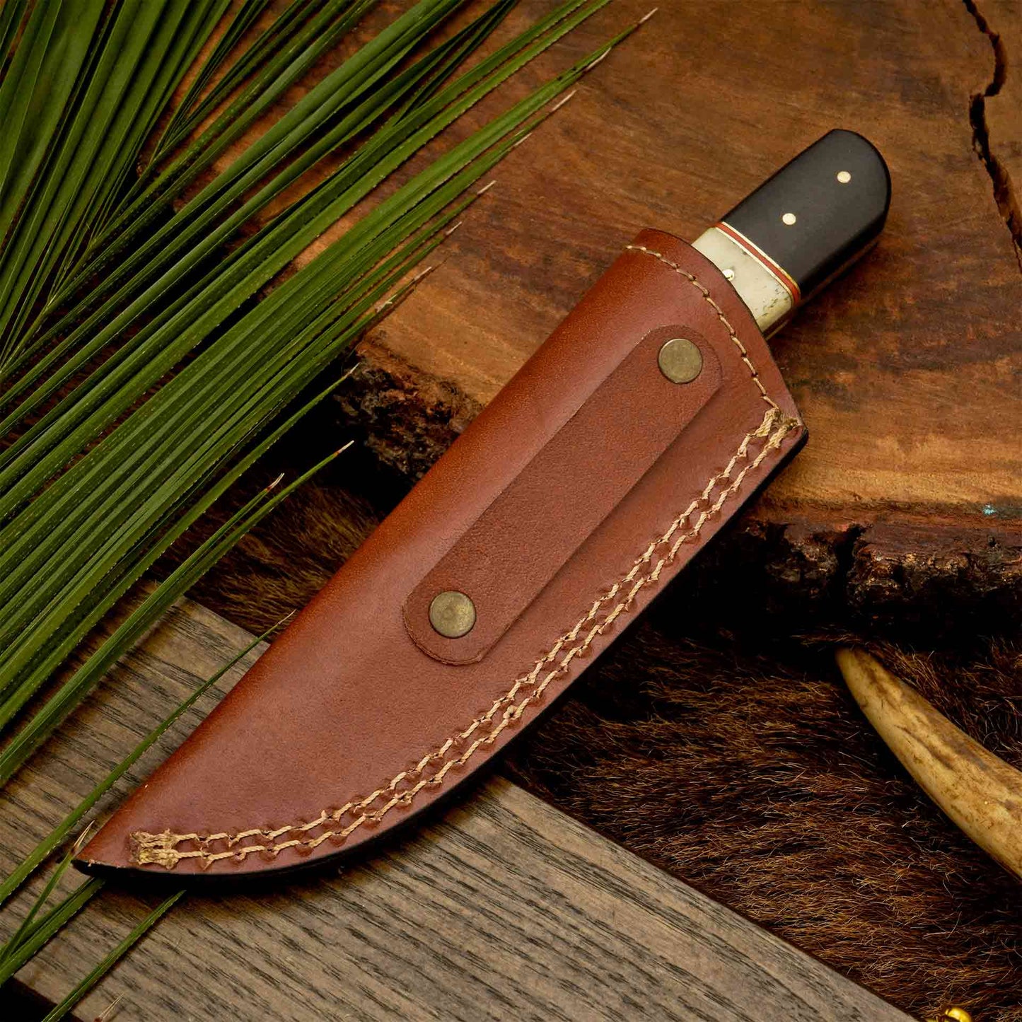 Desert Mirage – Damascus Utility Knife for Outdoor Use
