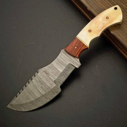 Wilderness Hunter & Camper | Damascus Knife for Hunters
