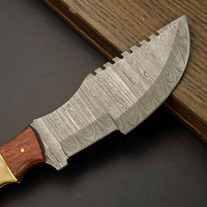 Wilderness Hunter & Camper | Damascus Knife for Hunters