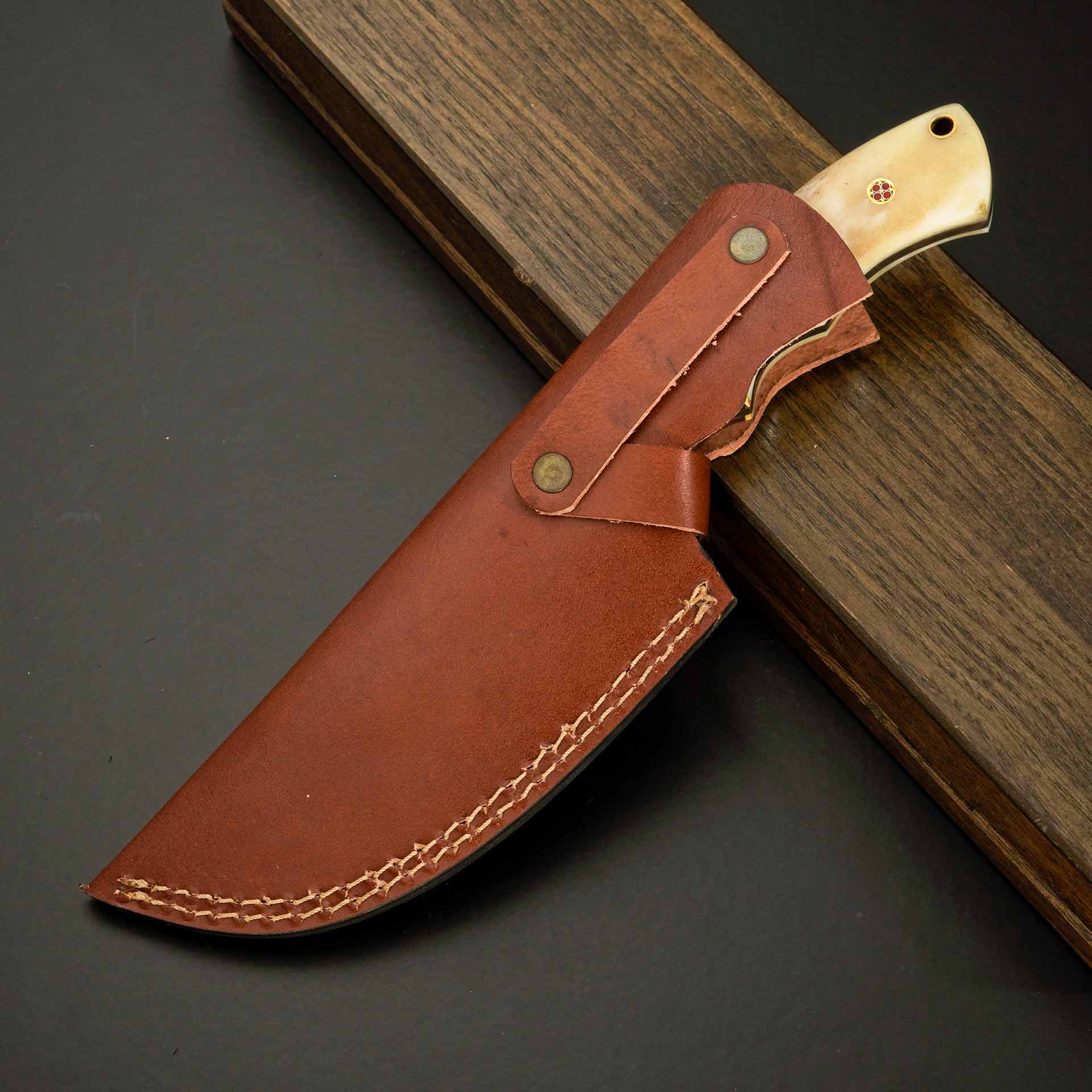 Wilderness Hunter & Camper | Damascus Knife for Hunters