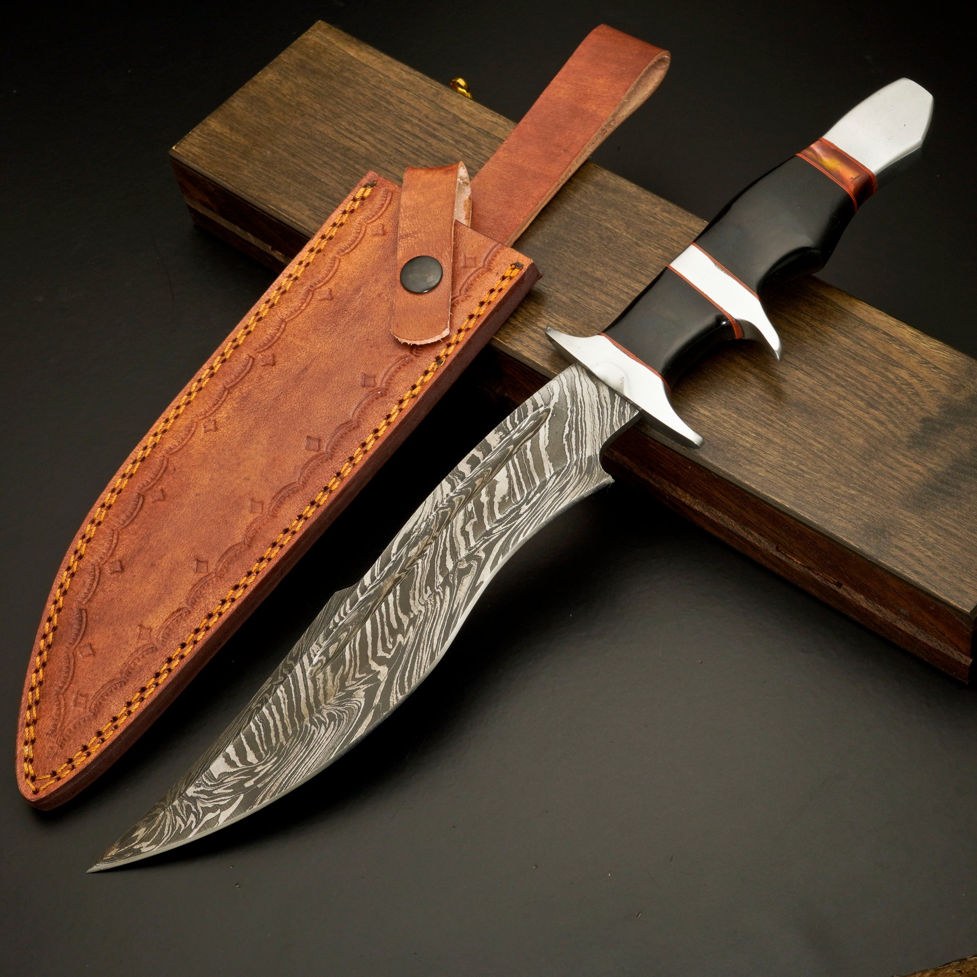 The Shadow Fang – Hand-Forged Damascus Steel Dagger with Black Handle - Wildland Blades