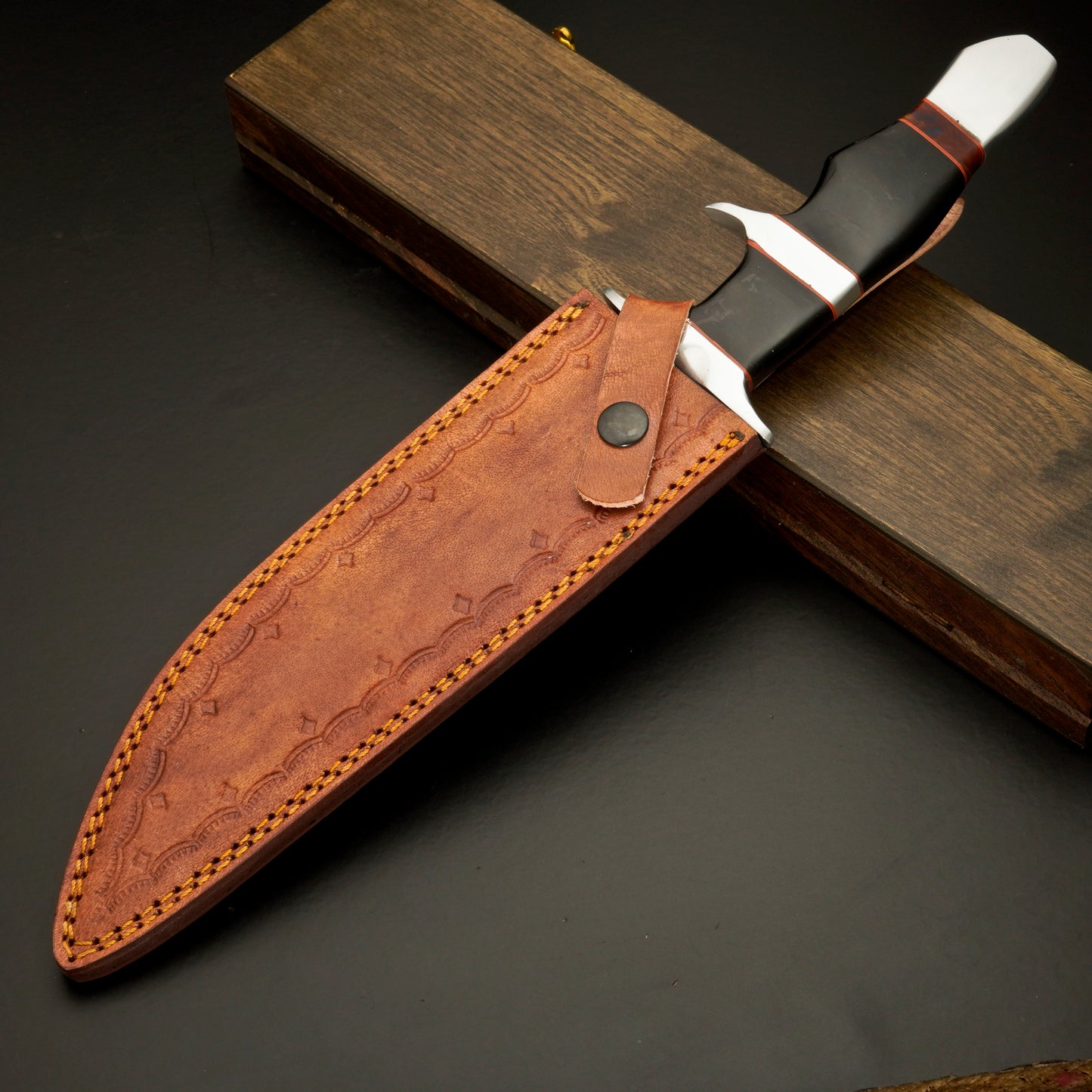 The Shadow Fang – Hand-Forged Damascus Steel Dagger with Black Handle - Wildland Blades