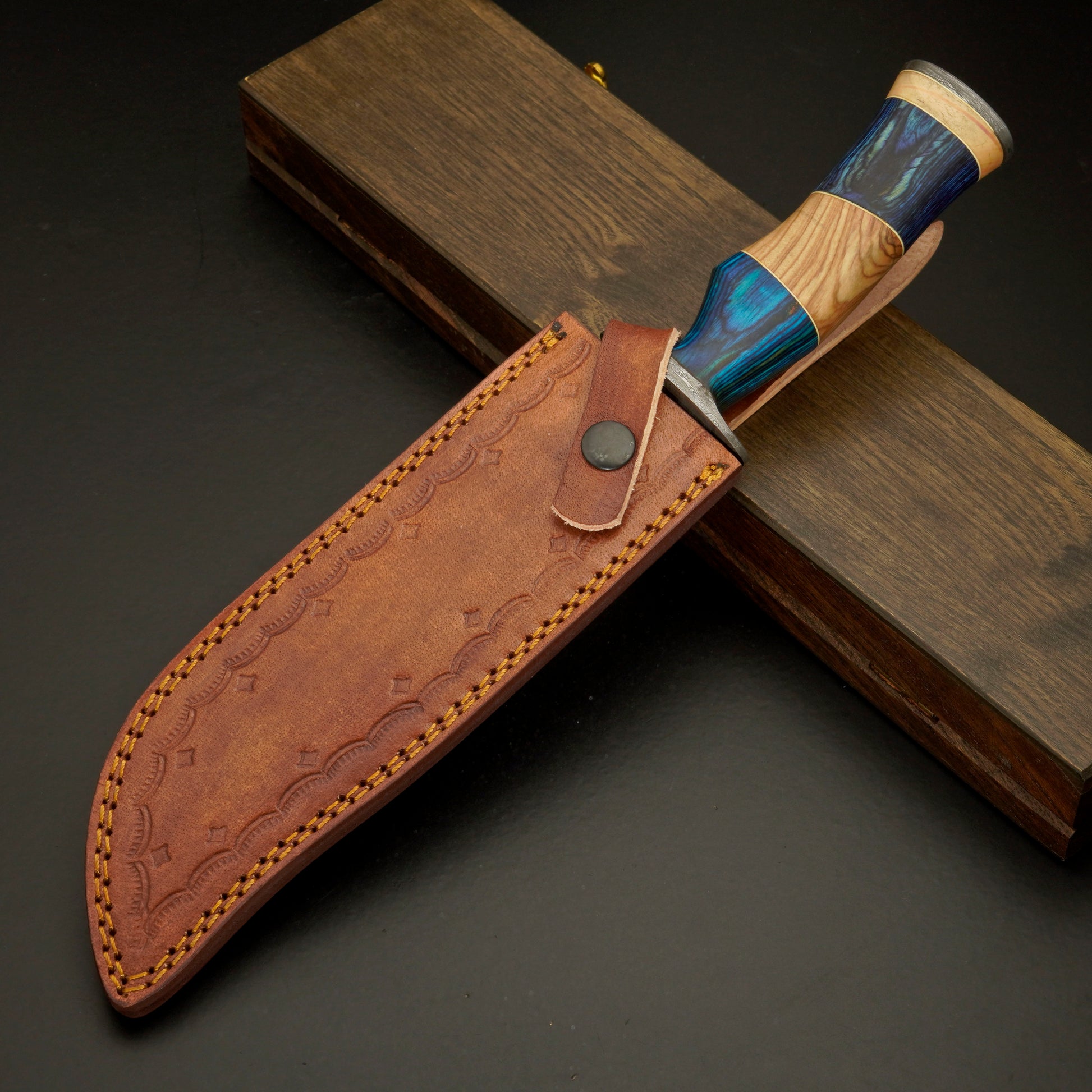The Blue Ridge – Hand-Forged Damascus Steel Knife with Blue & Olive Wood Handle - Wildland Blades