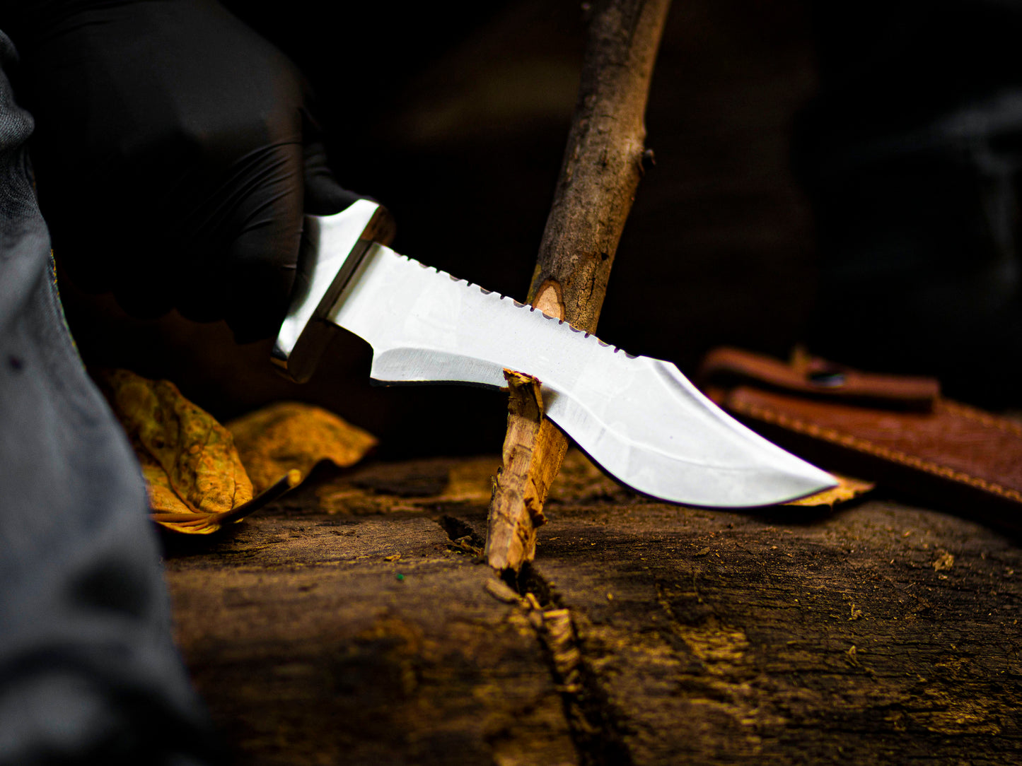 The Wolf’s Claw: D2 Steel Bowie Knife with Sculpted Wood Handle - Wildland Blades