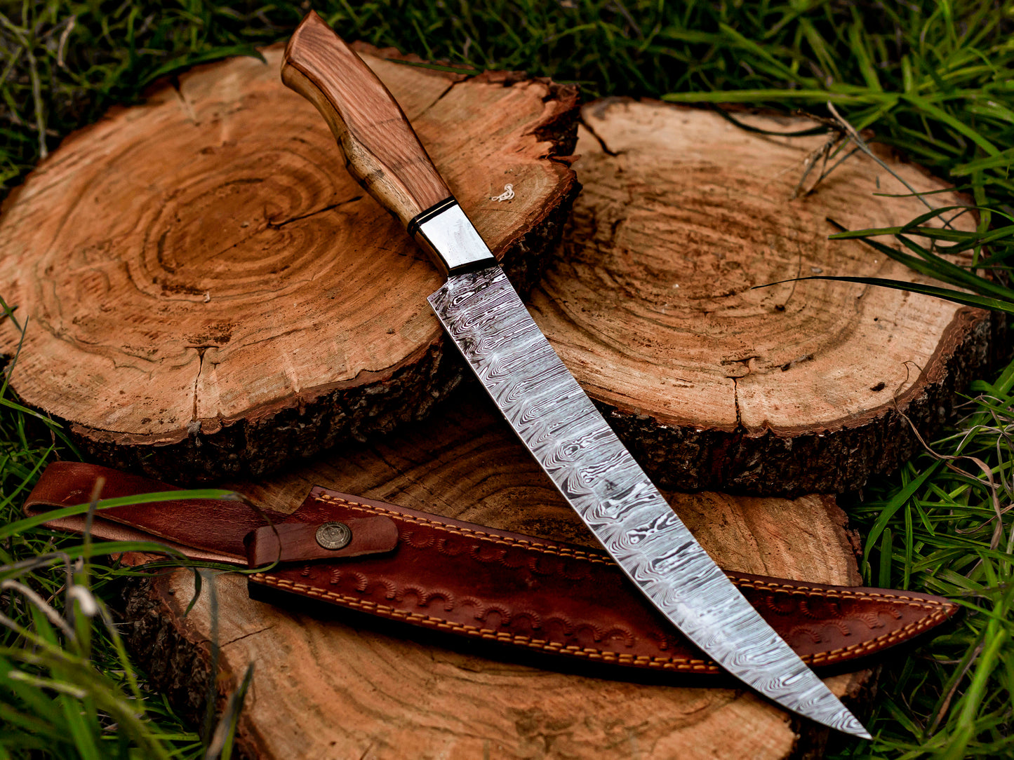 The Desert Serpent: Hand-Forged Damascus Steel Knife with Polished Wood Handle - Wildland Blades